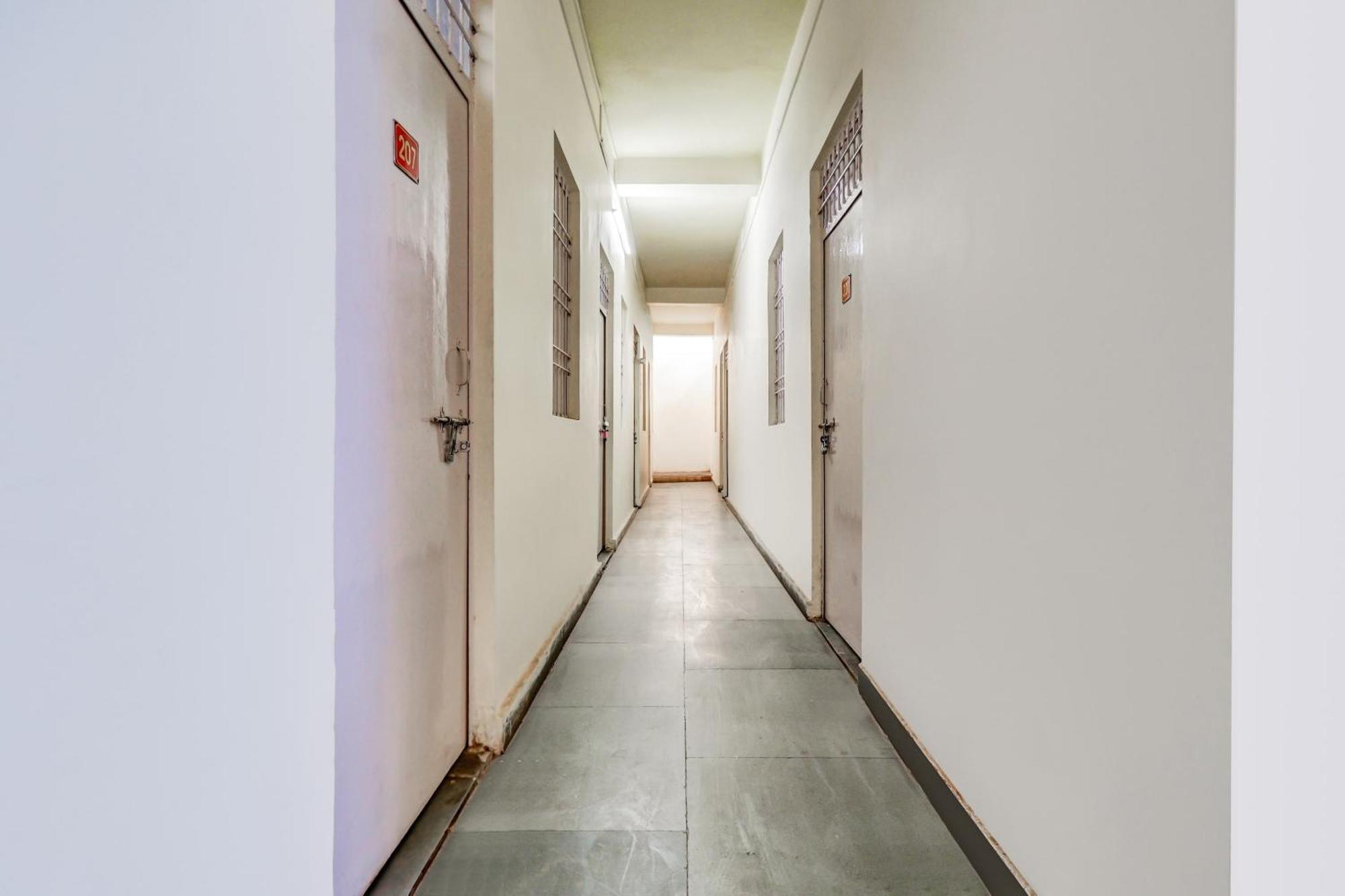 Spot On Siddhi Maa Hotel กวาลิออร์ ภายนอก รูปภาพ